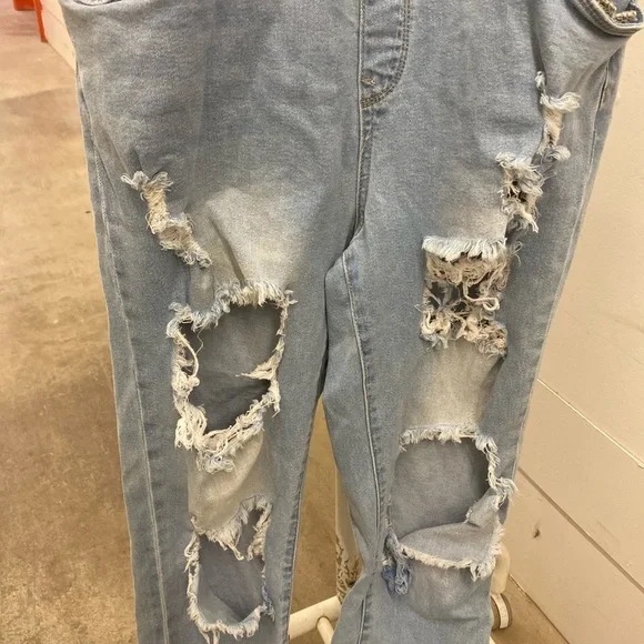 Distressed  overalls - Picture 3 of 7